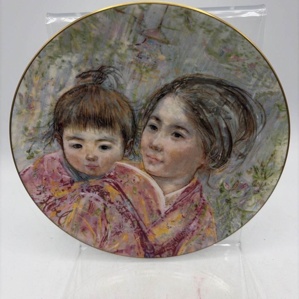 Royal Doulton Sayuri and Child 1974 Edna Hibel Collector Plate #3094